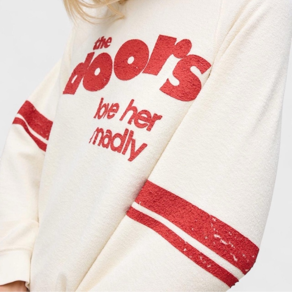 Daydreamer Doors Raglan Cream Sweatshirt with Red Graphic Logo Size Small NWT - Picture 4 of 13